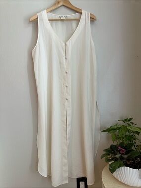 Soft Cream Button-Front Sleeveless Long Tunic